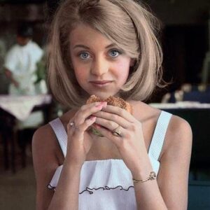 Goldie Hawn’s 7-year-old granddaughter is pretty much a spitting image of her famous grandma