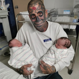 Dad With 240 Tattoos Faces Backlash As People Think He Is A Horrible Father – Then His Wife Reveals The Truth