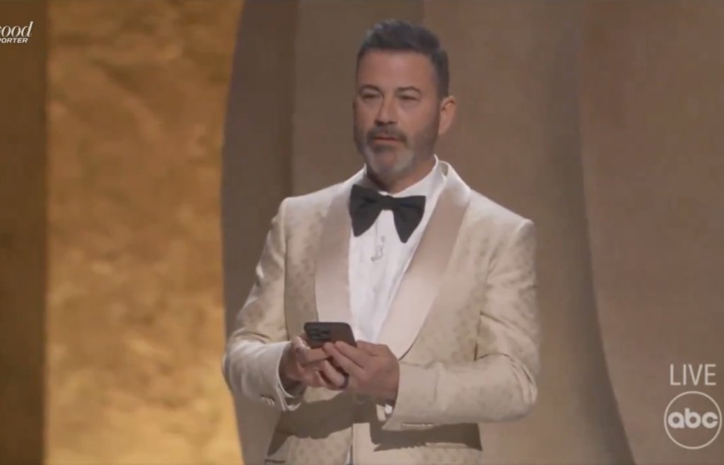 Jimmy Kimmel Humiliates Himself By Reading Trump’s Hilarious Roast On Oscars Stage