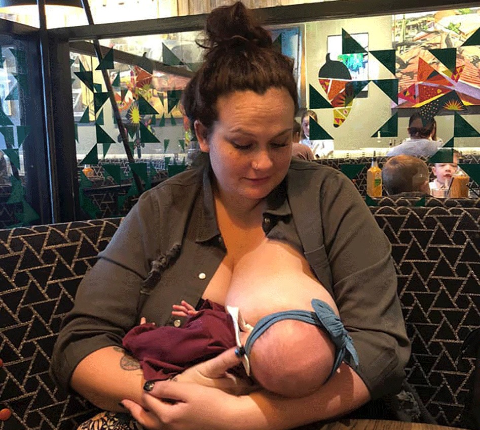 Mom ordered to cover herself up when she breastfeeds