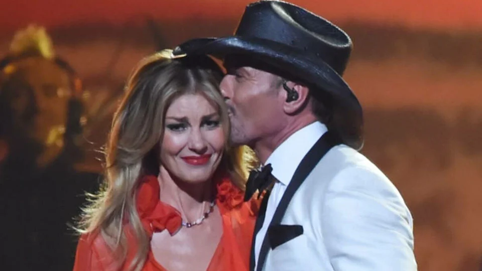 In a heart-wrenching tribute, Faith Hill