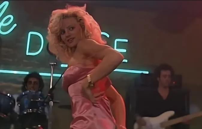 This Scene Wasn’t Edited, Look Closer at the Road House Blooper